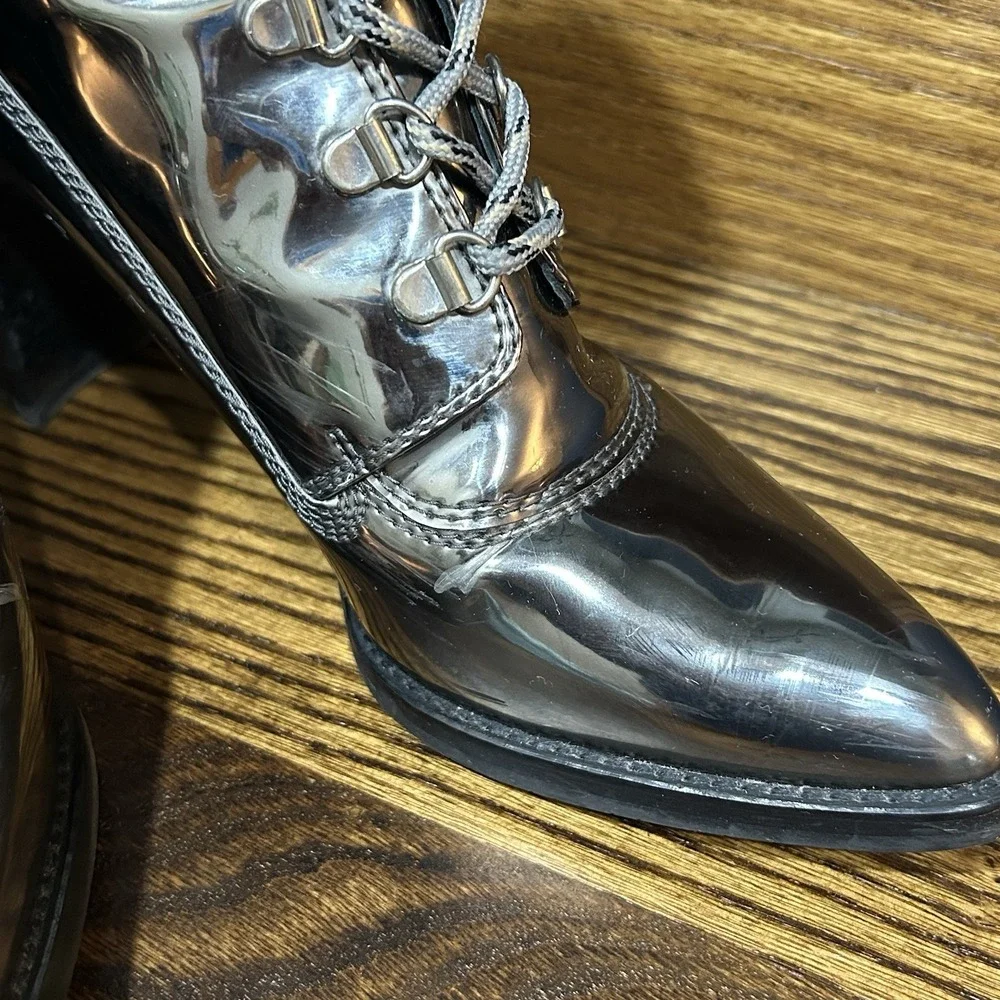 Stuart‎ Weitzman Women's 8M Metallic Gunmetal Patent Leather Ankle Boots Block